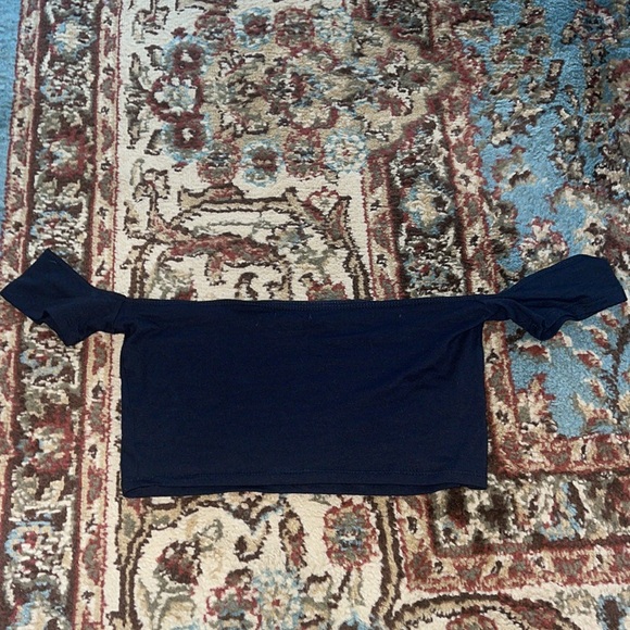 Aerie off the shoulder black crop top - Picture 3 of 6